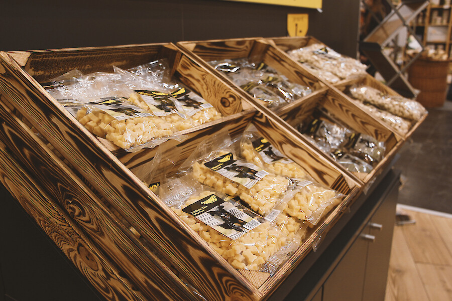 For the first time, we also present the snacks of our subsidiary Caniland to the general public (© Deutsche Tiernahrung Cremer).