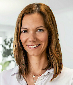 Portraitfoto Barbara Wefers, Produktmanagerin deukvallo (© Deutsche Tiernahrung Cremer).